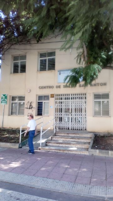 Enfermos de alzhéimer y párkinson esperan cuatro años la cesión del antiguo centro de salud de San Antón - 1, Foto 1