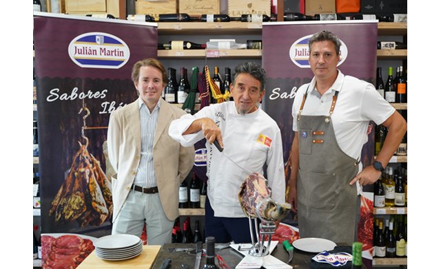 Julián Martín celebra su 90° aniversario junto al maestro del corte del jamón Florencio Sanchidrián - 1, Foto 1