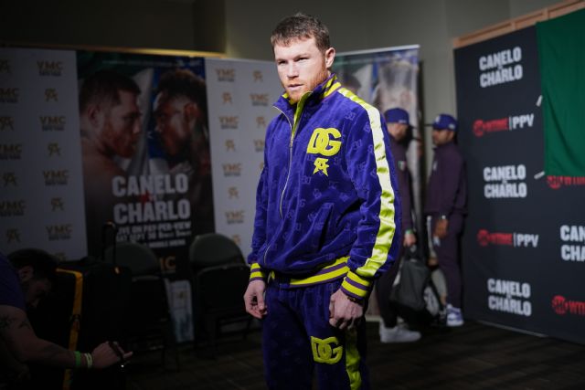 Canelo Álvarez arrolló a Charlo y retiene sus títulos de peso supermediano - 2, Foto 2