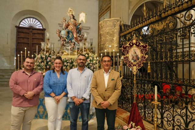 La Cuadrilla de Auroros estrena nuevo estandarte bordado en canutillo de oro y sedas recuperando técnicas en vías de extinción - 3, Foto 3