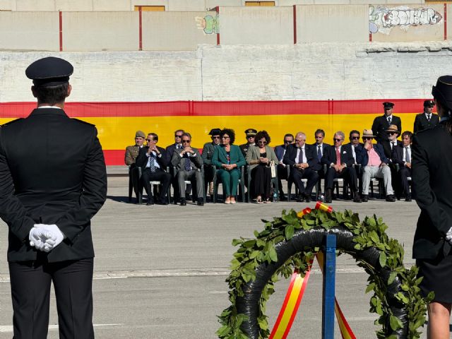 El Ayuntamiento de Lorca recibe una distinción en la celebración del día de la Policía Nacional en el año del bicentenario - 2, Foto 2