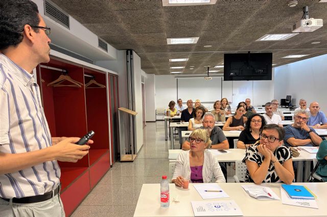 La Comunidad diseña un 'chatbot' con Inteligencia Artificial para facilitar el acceso de los empleados públicos a información técnica La Comunidad diseña un 'chatbot' con Inteligencia Artificial para facilitar el acceso de los empleados públicos a información técnica