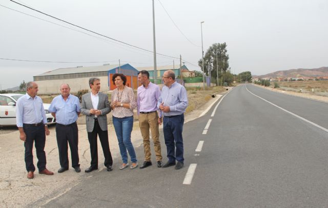 Fomento realiza actuaciones de limpieza en las cunetas de las carreteras de Puerto Lumbreras - 2, Foto 2