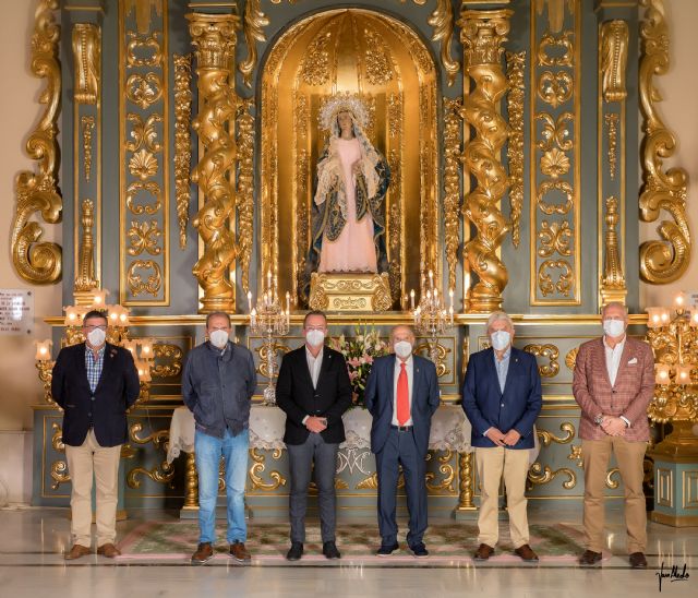 Los blancos dan un paso histórico al aprobar la realización de un segundo manto para la Virgen de la Amargura - 2, Foto 2