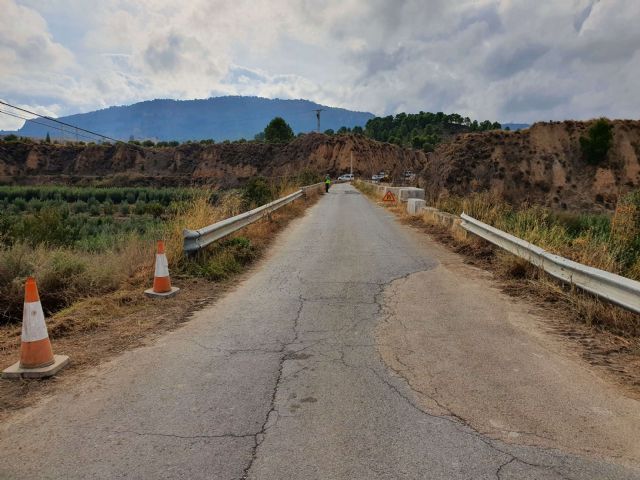 Fomento acondiciona el camino de servicio que cruza el río Pliego en el municipio de Mula - 3, Foto 3