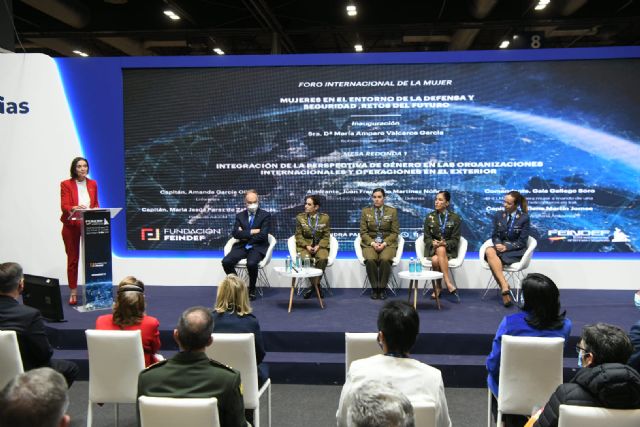 Reyes Maroto destaca en FEINDEF 21 la visibilidad de la mujer en las Fuerzas Armadas y confirma la igualdad de género como eje transversal de los fondos de recuperación del Gobierno - 1, Foto 1