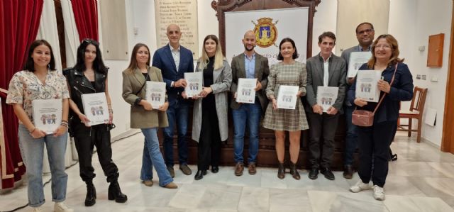 El Ayuntamiento y la Fundación Poncemar colaboran con las facultades de Educación de Murcia y Ciencias Sociosanitarias de Lorca para elaborar la 'Guía de recursos educativos para luchar contra el Edadismo' - 1, Foto 1