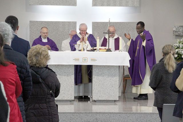 Religión .El mal tiempo obligó a suspender la misa prevista a los Fieles Difunto - 2, Foto 2