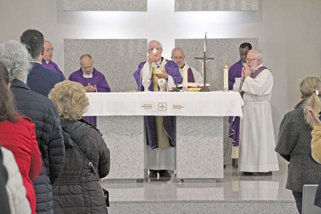 Religión .El mal tiempo obligó a suspender la misa prevista a los Fieles Difunto - 4, Foto 4