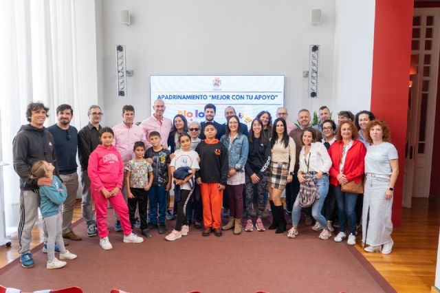 El equipo de fútbol sala Jimbee Cartagena apadrina el proyecto 'Icue' de la Consejería de Educación para prevenir el abandono escolar - 2, Foto 2