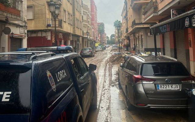 La Policía Local de Lorca colabora durante el fin de semana en labores de emergencia en Valencia por los efectos de la DANA - 1, Foto 1