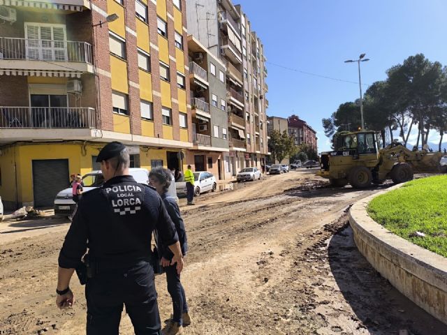 La Policía Local de Lorca colabora durante el fin de semana en labores de emergencia en Valencia por los efectos de la DANA - 2, Foto 2