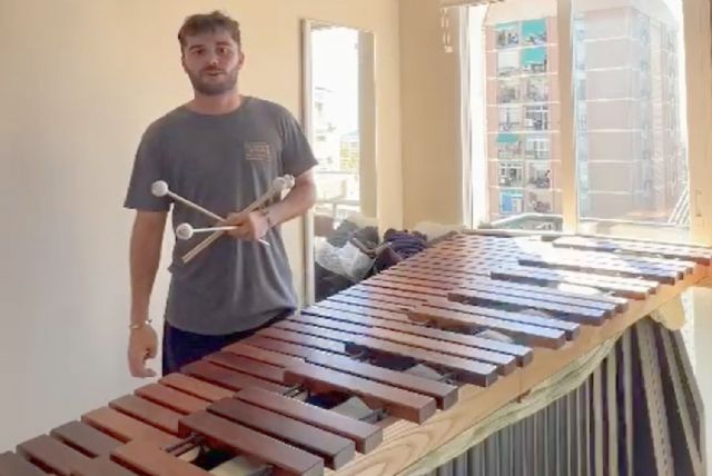 El joven músico cartagenero Luis Martínez consigue su marimba y terminará su carrera - 1, Foto 1