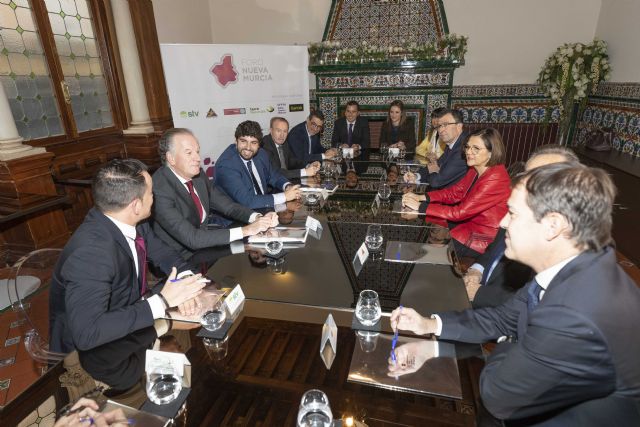 López Miras: Ante la deriva del Gobierno de España, tenemos que reaccionar a tiempo para que la Región ocupe el lugar que se merece - 3, Foto 3