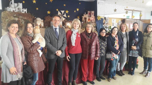 El Alcalde anima a los lorquinos a proteger y difundir la tradición de los Belenes en todos los espacios públicos - 1, Foto 1