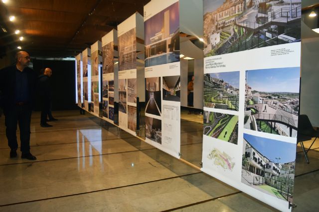 El COAMU recoge en una exposición las obras ganadoras de los últimos Premios de Arquitectura de la Región - 1, Foto 1