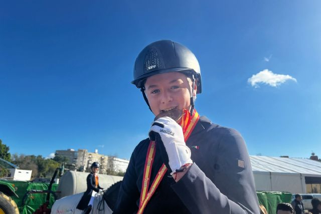 El cartagenero Alejandro Navarro revalida el título de campeón de mundo de doma clásica en el Salón Internacional del Caballo celebrado en Sevilla - 1, Foto 1