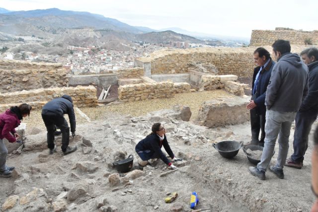 Más de una quincena de expertos participan en una nueva excavación arqueológica en la judería del Castillo de Lorca - 4, Foto 4