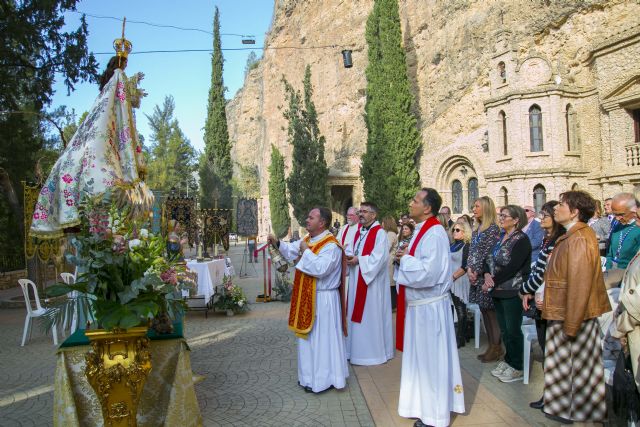 El Santuario de Nuestra Señora de la Esperanza acoge con éxito el Primer Encuentro de Vírgenes Coronadas - 5, Foto 5