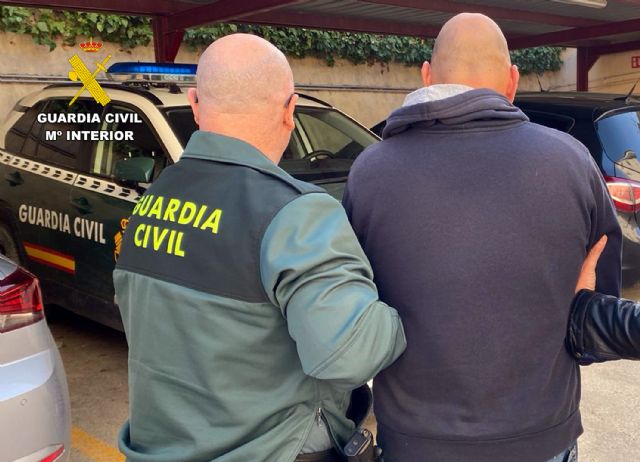 La Guardia Civil detiene en Cieza a un conocido delincuente por la sustracción de material de obra en un vehículo - 2, Foto 2