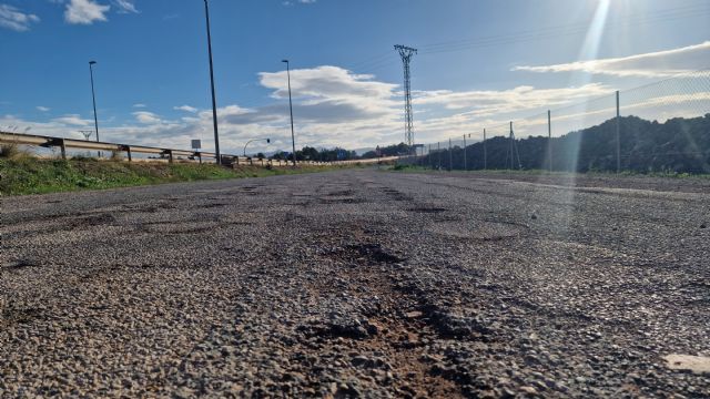 El PSOE de Lorca exige al Gobierno Regional actuaciones urgentes en la vía de servicio de la autovía Lorca-Águilas debido a su estado de deterioro - 2, Foto 2