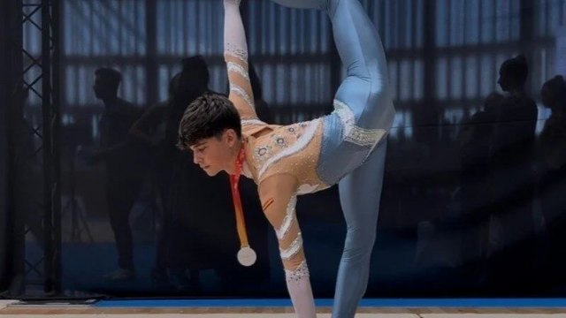 Un joven de 16 años que practica gimnasia estética denuncia que una nueva normativa dificulta a los chicos participar en este deporte - 1, Foto 1