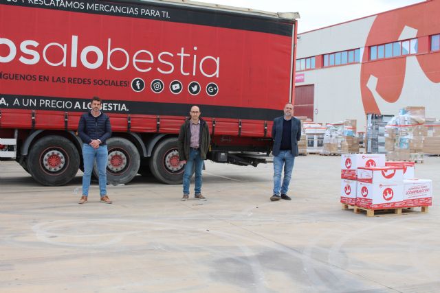 Embargosalobestia hace una donación de juguetes a niños en riesgo de abandono y exclusión social - 1, Foto 1