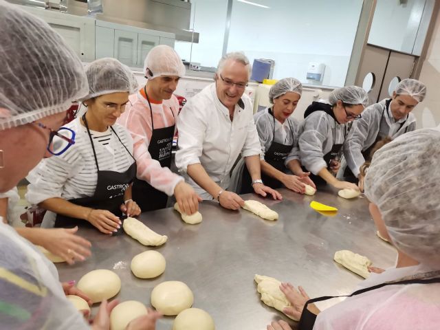 El ciclo ´Gastrojueves´ del CCT vuelve con 18 talleres sobre cocina tradicional, de vanguardia y basada en productos típicos de la Región - 1, Foto 1