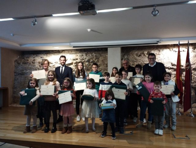 Premios de los concursos de pintura infantil ´Pinta la Navidad´ de los museos regionales de Bellas Artes de Murcia y de Arte Moderno de Cartagena - 1, Foto 1