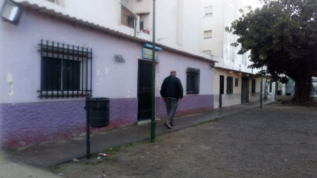 El Ayuntamiento incumple su promesa de ampliación del local social de la Barriada San Ginés - 1, Foto 1