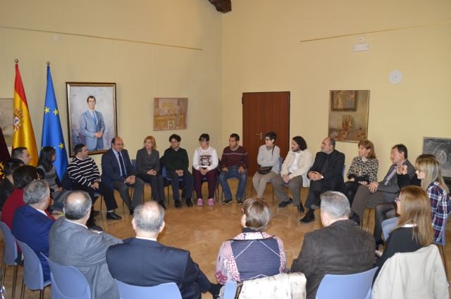 La Comunidad incorpora a jóvenes con discapacidad intelectual para hacer prácticas en la Administración regional - 3, Foto 3