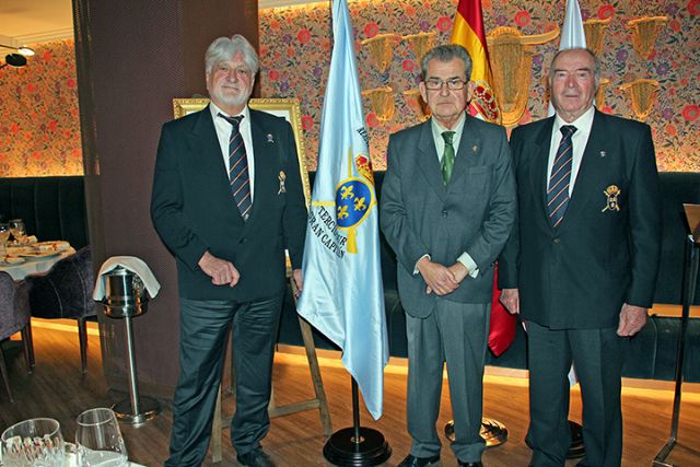 Sevilla . El presidente de la Hermandad Monárquica de España en Sevilla Juan José Martín López y sus socios brindaron por el cumpleaños del Rey Felipe VI - 2, Foto 2