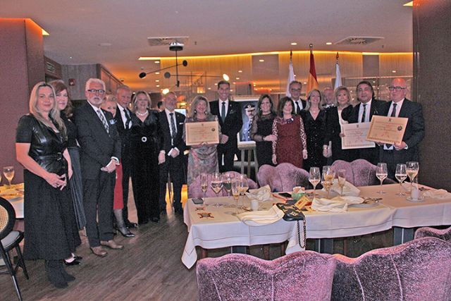 Sevilla . El presidente de la Hermandad Monárquica de España en Sevilla Juan José Martín López y sus socios brindaron por el cumpleaños del Rey Felipe VI - 5, Foto 5