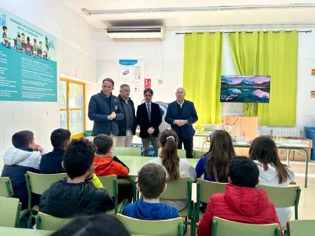 El alcalde de Lorca destaca la importancia del consumo de agua de grifo en la inauguración del ciclo de charlas y talleres de la campaña Bebe agua con Grifo - 1, Foto 1