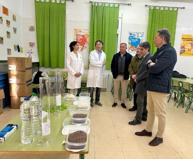 El alcalde de Lorca destaca la importancia del consumo de agua de grifo en la inauguración del ciclo de charlas y talleres de la campaña Bebe agua con Grifo - 3, Foto 3