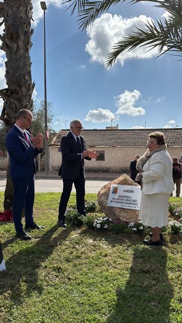 Balsicas dedica un jardín a sus “Maestros” Baltasar Sánchez y Mª del Carmen Martínez - 3, Foto 3