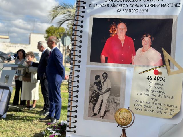 Balsicas dedica un jardín a sus “Maestros” Baltasar Sánchez y Mª del Carmen Martínez - 4, Foto 4