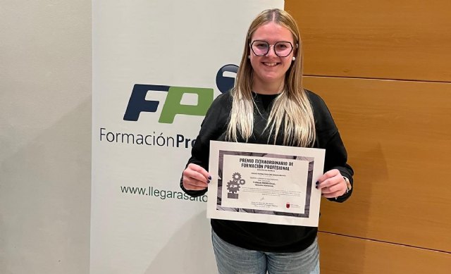 Sandra Carrasco, alumna del IES Prado Mayor de Totana, premiada por su excelencia en Formación Profesional, Foto 1