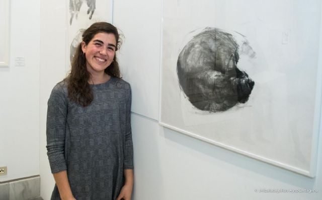 El Palacio Consistorial alberga hasta el 15 de abril Sueños de Carbon, la obra de la joven artista Maria Garres - 1, Foto 1