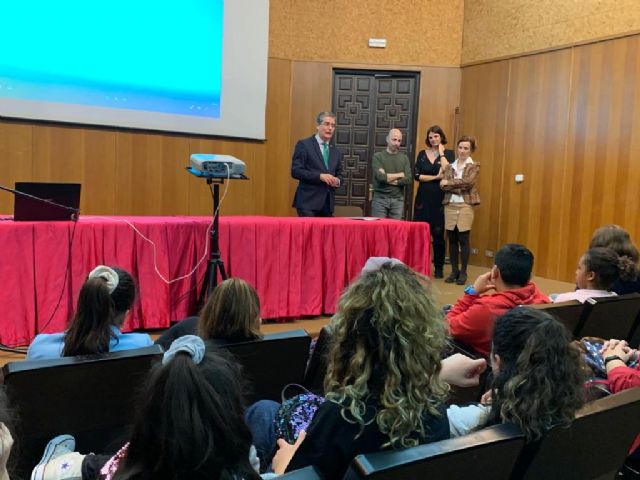 Alumnos de 5° y 6° de Educación Primaria se convierten en pequeños artistas con la ayuda de Nico Munuera - 1, Foto 1