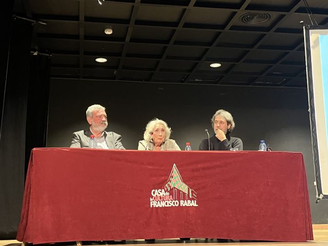 Josefa Albentosa presenta en la Casa de Cultura su libro La búsqueda - 1, Foto 1