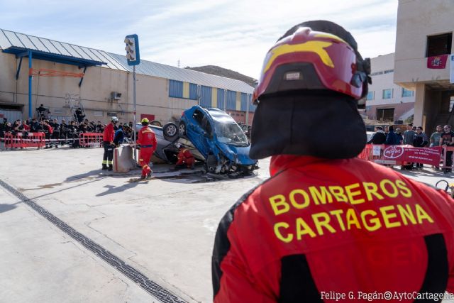 Siete equipos de bomberos participan en el Primer Encuentro de Rescate en Accidentes de Tráfico en Cartagena - 1, Foto 1