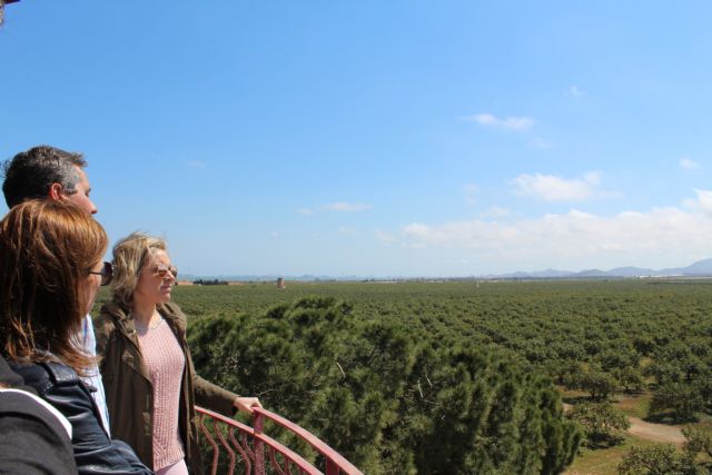 Adela Martínez-Cachá visita la mayor zona productora de limones ecológicos de la Región - 1, Foto 1