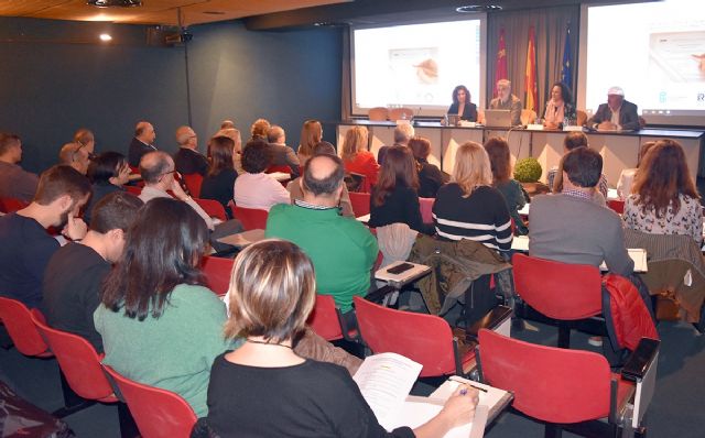 La Comunidad participa en un curso de especialización sobre la nueva ley de contratos organizado por el Colegio de Arquitectos - 1, Foto 1