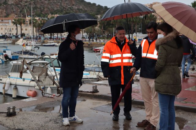 Moreno agradece a Cruz Roja, Protección Civil, Policía Local, Salvamento Marítimo y Cofradía de Pescadores los grandes esfuerzos realizados para minimizar las consecuencias del temporal - 1, Foto 1