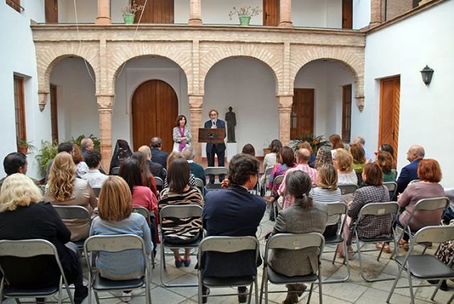 Isabel Navarro y Javier Montiel cantaron sus plegarias en forma de saetas en el Pregón del Ateneo Popular de Sevilla - 1, Foto 1