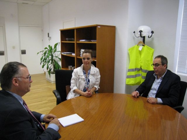 El Gobierno regional velará por preservar los derechos de los trabajadores tras la ampliación de horarios comerciales - 1, Foto 1