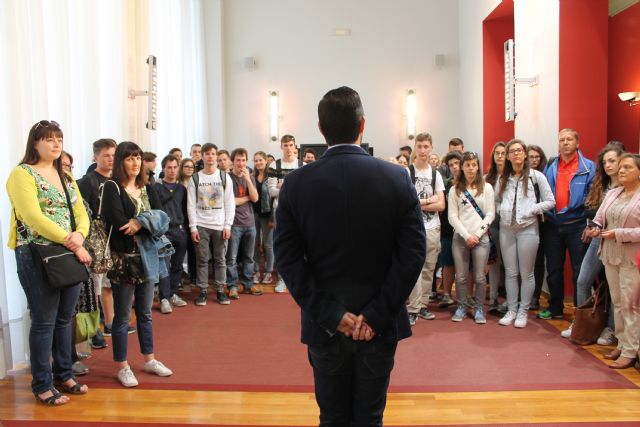 El Consistorio vuelve a ejercer de anfitrión intercultural con la recepción de Erasmus del IES Mediterráneo - 2, Foto 2