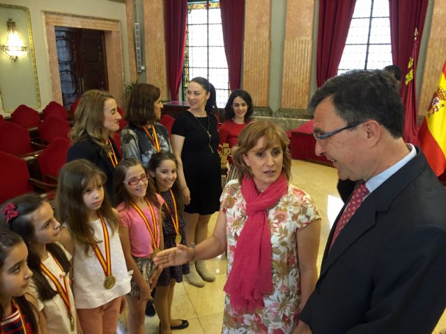 Las campeonas del Club Cronos llevan su triunfo hasta el Salón de Plenos del Ayuntamiento - 2, Foto 2