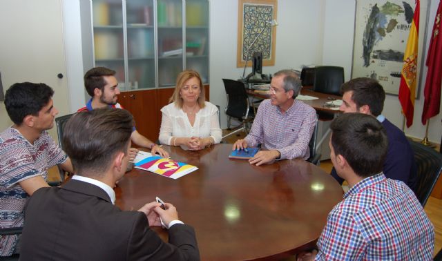 FEREMUR empieza a trabajar en el Pacto por la Educación haciendo un Periscope con la consejera - 2, Foto 2